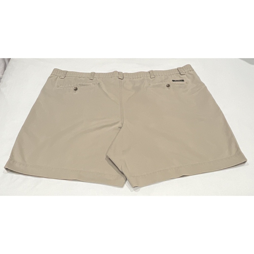 Eddie Bauer Mens Pleated Chino Shorts Khaki Tan Cotton Elastic Waist Size 46 - Picture 2 of 6